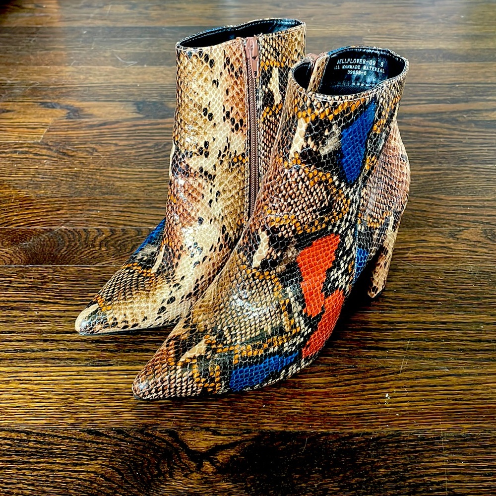 Women’s Size 8 snakeskin Bamboo Booties